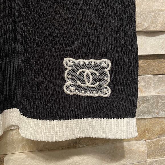 Chanel 22B Knit Sleeveless Top Vest | Black White CC Logo Tank RFID Dust Bag New - Picture 5 of 7